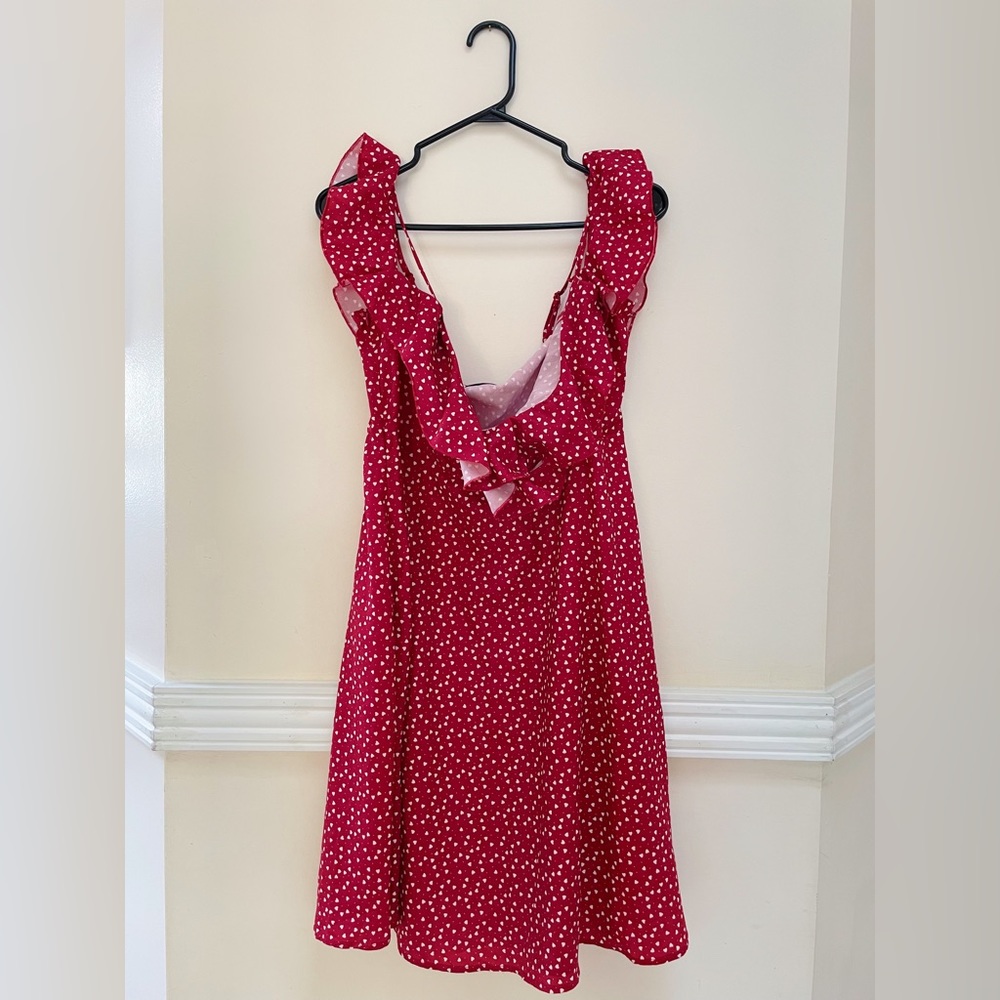 SHEIN PLUS RUFFLE COLD SHOULDER CONFETTI HEART PRINT DRESS - Picture 3 of 5